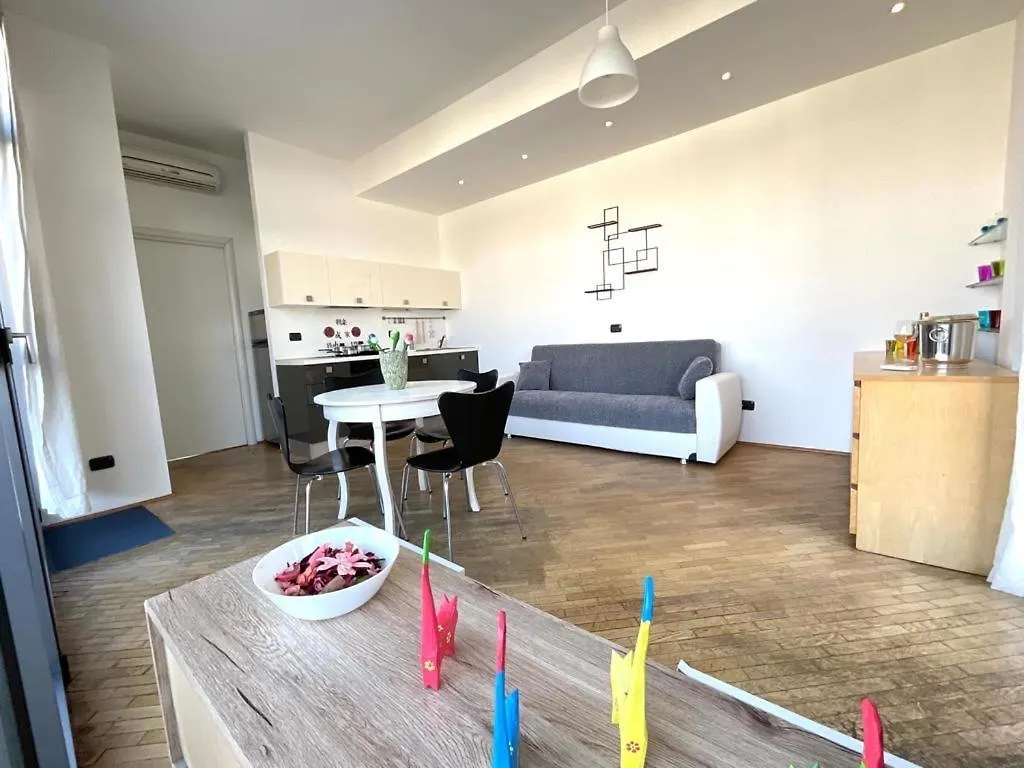 Apartment In Navigli District With Wonderful Terrace Milan